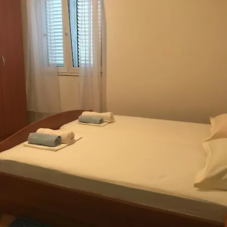 Vesna Rogoznica (Sibenik-Knin)
